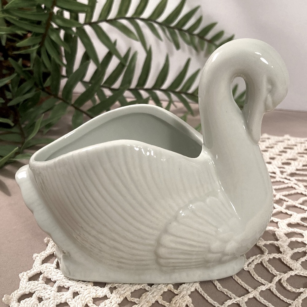 Vintage Graceful Swan Ceramic Planter - Picture 4 of 14